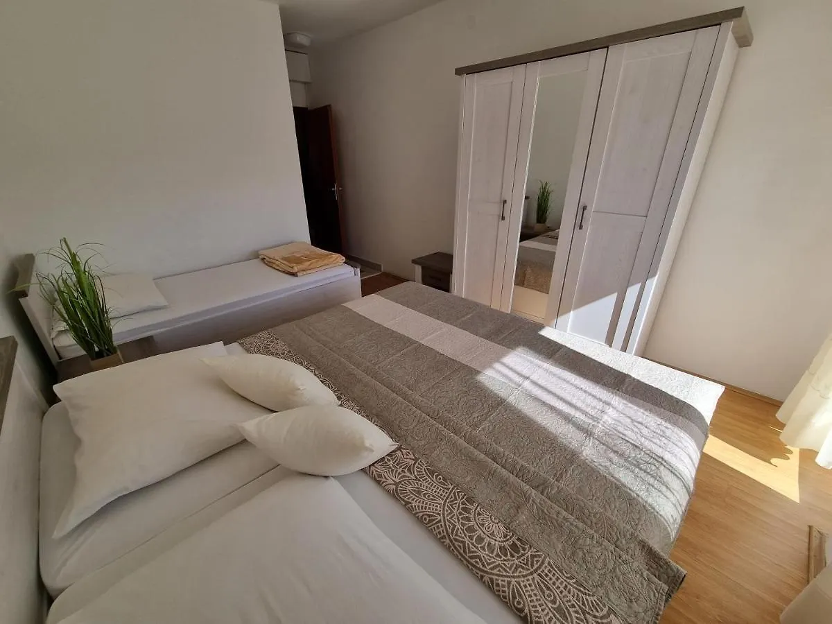 Apartments Chiara ツリクヴェニツァ